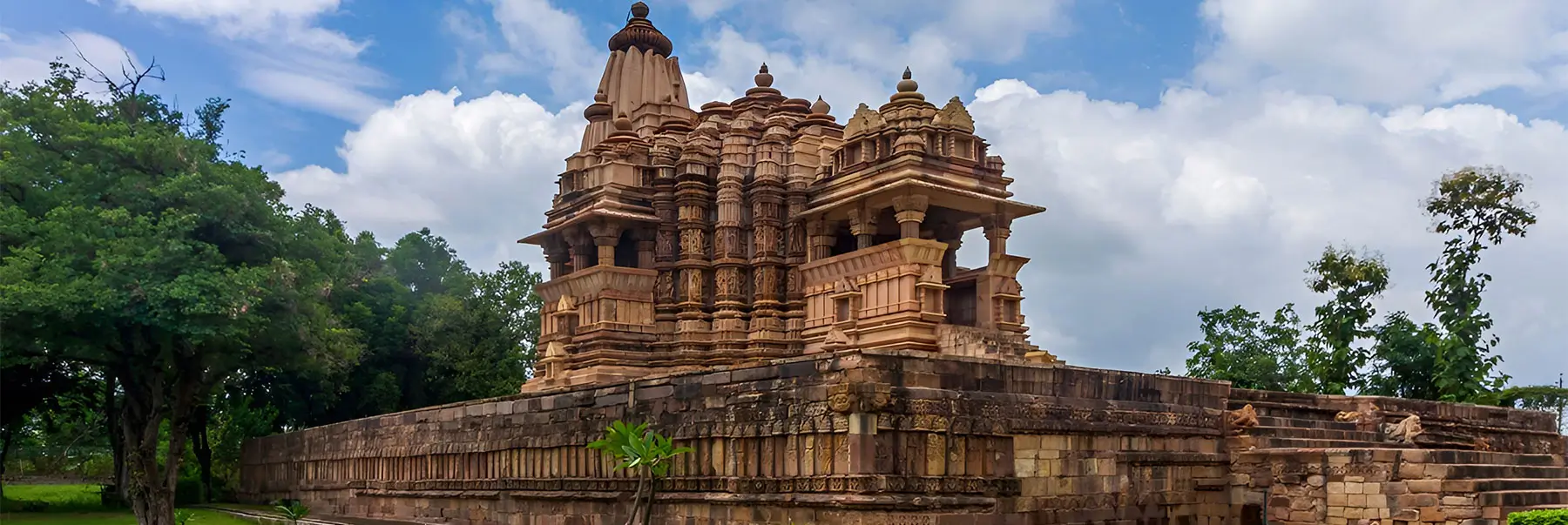 Golden Triangle with Khajuraho& Varanasi