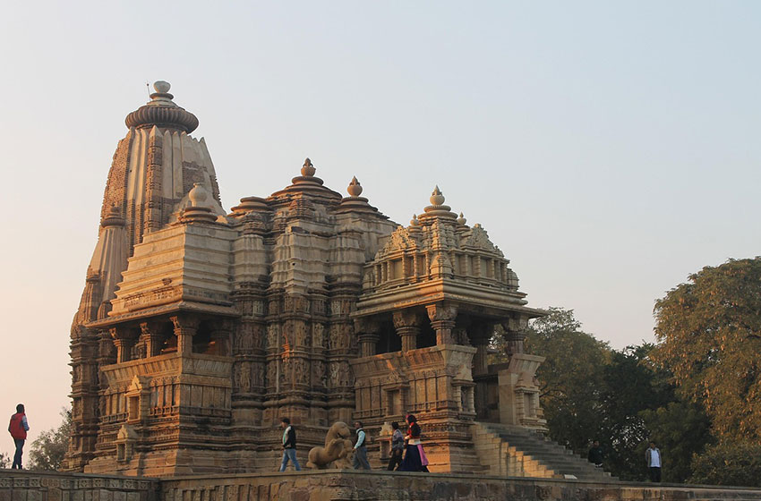 Golden Triangle with Khajuraho& Varanasi